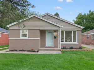 10956 S Normal Avenue Chicago IL 60628 MLS #MRD12125087 50 broker reciprocity