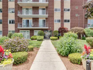 1721 S Washington Street #1721 Naperville IL 60565 MLS #MRD12495364 64 broker reciprocity