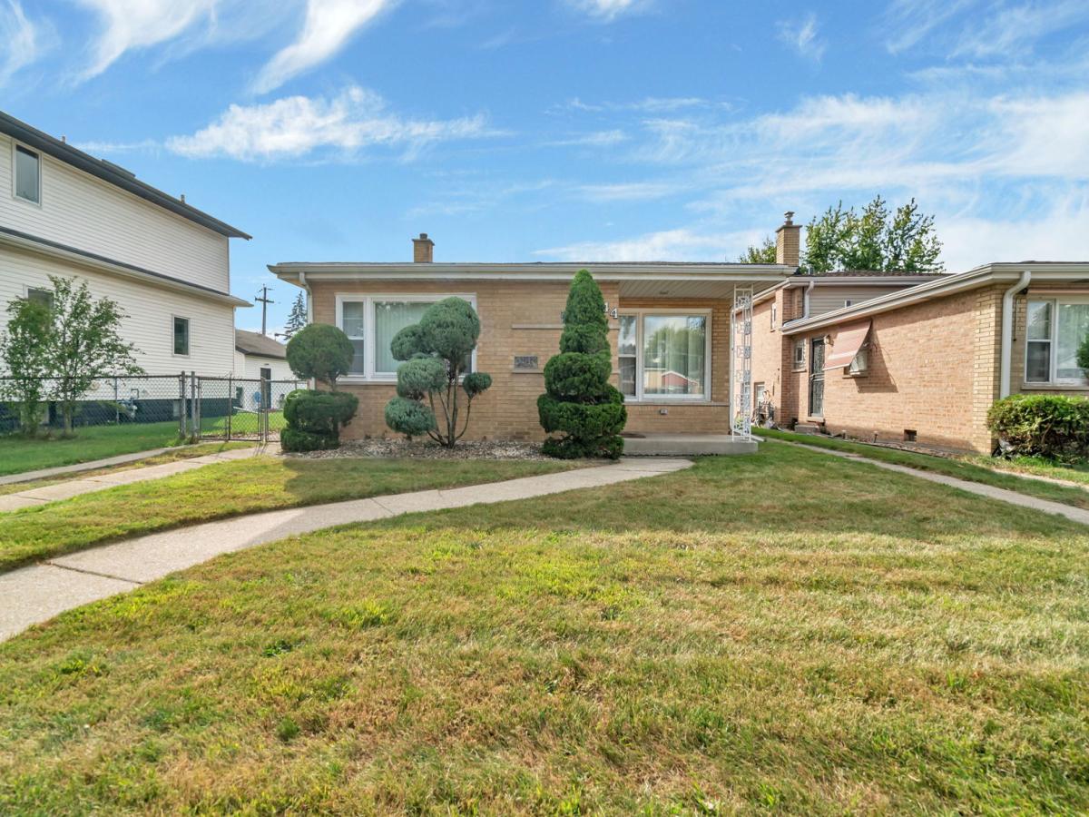 8844 S Francisco Avenue Evergreen Park IL 60805 MLS #MRD12480913 45 MLS #MRD12480913 image #0