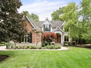 4N453 Kingswood Court Wayne IL 60184 MLS #MRD12453851 40 broker reciprocity