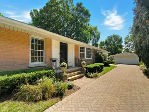 2751 Pauline Avenue Glenview IL 60025 MLS #MRD12453379 54 broker reciprocity