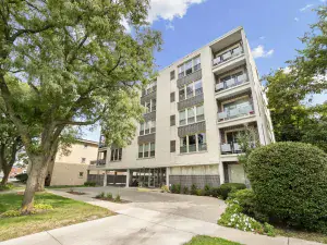 512 N MCCLURG Court #3912 Chicago IL 60611 MLS #MRD12498561 60 broker reciprocity