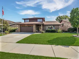 7112 W 114th Place Worth IL 60482 MLS #MRD12451629 60 broker reciprocity