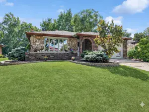 505 Citadel Circle Westmont IL 60559 MLS #MRD12501424 50 broker reciprocity