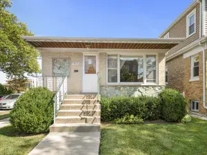 10106 S VERNON Avenue Chicago IL 60628 MLS #MRD12490443 56 broker reciprocity