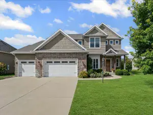 5021 Chestnut Grove Drive Champaign IL 61822 MLS #MRD12450745 50 broker reciprocity