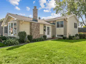 4401 Adele Lane Oak Forest IL 60452 MLS #MRD12503799 58 broker reciprocity