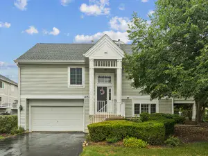 125 CLEVELAND Court #M2 Schaumburg IL 60193 MLS #MRD12451844 42 broker reciprocity