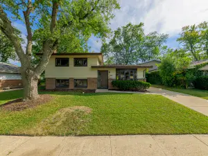 340 Indianwood Boulevard Park Forest IL 60466 MLS #MRD12502260 50 broker reciprocity