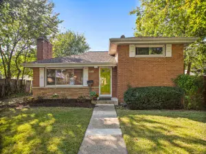 8927 Belleforte Avenue Morton Grove IL 60053 MLS #MRD12465606 50 broker reciprocity