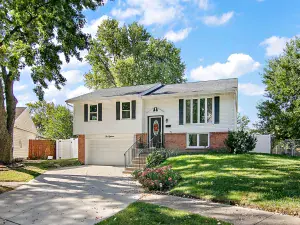 32 N Walnut Street Manteno IL 60950 MLS #MRD12499122 60 broker reciprocity