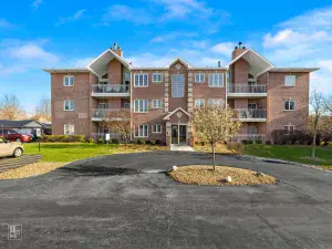 6740 180th W Street #1E Tinley Park IL 60477 MLS #MRD12500699 52 broker reciprocity