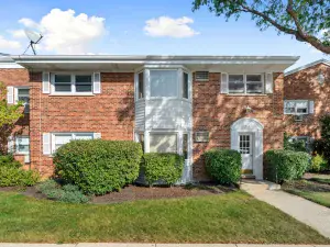 945 E Kenilworth Avenue #312 Palatine IL 60074 MLS #MRD12492135 46 broker reciprocity