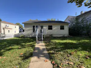 536 E 155th Street Phoenix IL 60426 MLS #MRD12393253 64 broker reciprocity