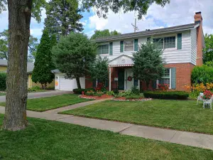 372 Bensley Avenue Calumet City IL 60409 MLS #MRD12485409 50 broker reciprocity