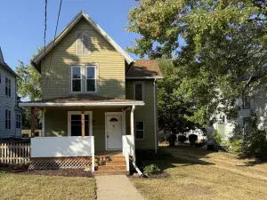 619 Squires Avenue Dixon IL 61021 MLS #MRD12467339 58 broker reciprocity