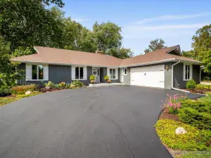39W644 Harvey Square Geneva IL 60134 MLS #MRD12468957 64 broker reciprocity