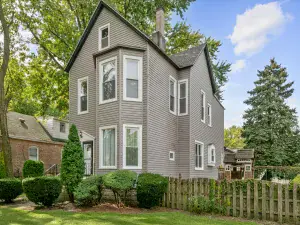 9321 S Avers Avenue Evergreen Park IL 60805 MLS #MRD12446852 48 broker reciprocity