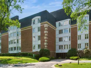 945 E Kenilworth Avenue #318 Palatine IL 60074 MLS #MRD12477619 56 broker reciprocity
