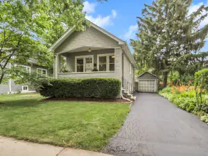 1604 Grant Avenue Rockford IL 61103 MLS #MRD12500135 50 broker reciprocity