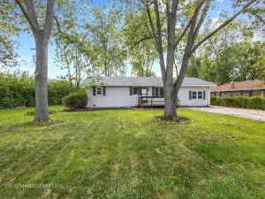 1 S Cagwin Avenue #1 Joliet IL 60436 MLS #MRD12503750 50 broker reciprocity