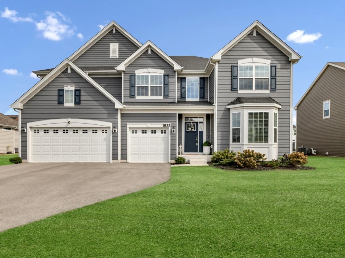 1833 Coralito Lane Elgin IL 60124 MLS #MRD12485755 41 MLS #MRD12485755 image #0