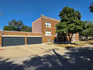 4121 W Montrose Avenue Chicago IL 60641 MLS #MRD11905155 60 broker reciprocity