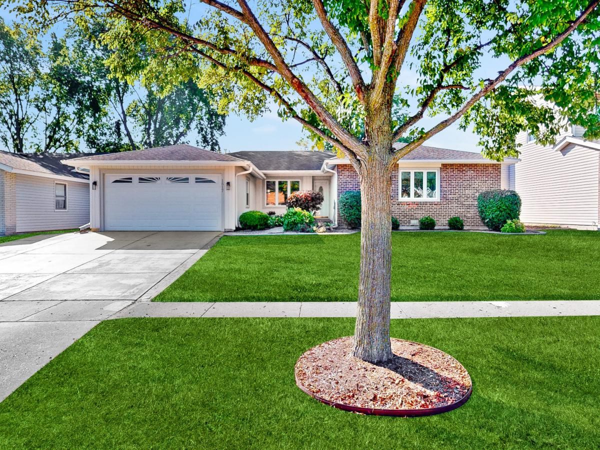 1517 White Trail Elk Grove Village IL 60007 MLS #MRD12486147 45 MLS #MRD12486147 image #0