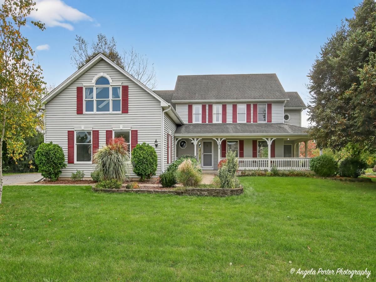 2215 Crystal Circle Crystal Lake IL 60012 MLS #MRD12486289 45 MLS #MRD12486289 image #0