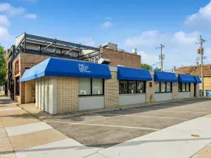 2412 W 71st Street #2412 Chicago IL 60629 MLS #MRD12415574 46 broker reciprocity