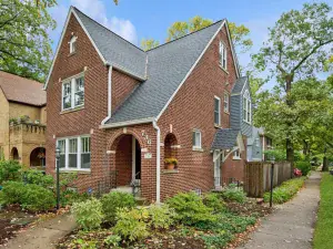 6433 N Drake Avenue Lincolnwood IL 60712 MLS #MRD12502195 52 broker reciprocity