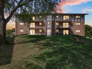 10624 S CENTRAL Avenue #1A Chicago Ridge IL 60415 MLS #MRD12494321 62 broker reciprocity