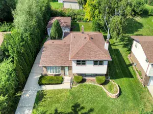 1060 Warwick Lane Elk Grove Village IL 60007 MLS #MRD12430935 62 broker reciprocity