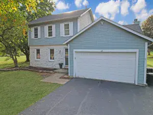 1334 Hawk Hollow Drive Yorkville IL 60560 MLS #MRD12500208 62 broker reciprocity