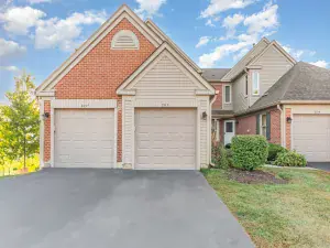 751 S DWYER Avenue #F Arlington Heights IL 60005 MLS #MRD12470946 62 broker reciprocity