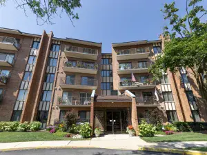5513 Barclay Court Clarendon Hills IL 60514 MLS #MRD12463562 56 broker reciprocity