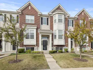 7716 GREENWAY Boulevard #1SW Tinley Park IL 60487 MLS #MRD12450031 50 broker reciprocity