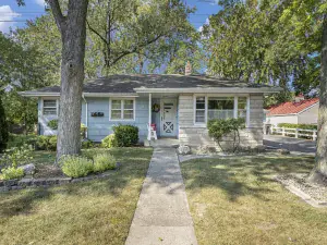 1100 W 173rd Street East Hazel Crest IL 60429 MLS #MRD12494369 60 broker reciprocity