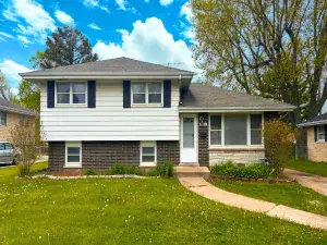 405 Clyde Avenue Calumet City IL 60409 MLS #MRD12503061 50 broker reciprocity