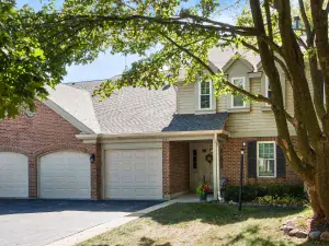 125 CLEVELAND Court #M2 Schaumburg IL 60193 MLS #MRD12451844 58 broker reciprocity