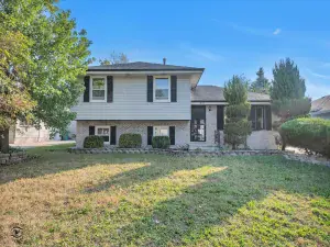 7964 S Tripp Avenue Chicago IL 60652 MLS #MRD12451282 52 broker reciprocity