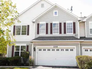 17 Blackhawk Street Aurora IL 60506 MLS #MRD12503671 46 broker reciprocity