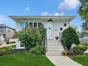 4316 Mann Street Oak Forest IL 60452 MLS #MRD12471183 62 broker reciprocity