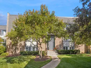 7000 Sussex Court #204 Woodridge IL 60517 MLS #MRD12455751 64 broker reciprocity