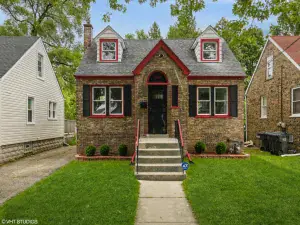 2528 Cochran Street Blue Island IL 60406 MLS #MRD12484043 48 broker reciprocity