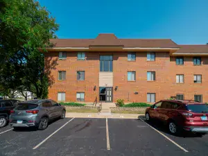 2209 Arbor Circle #6 Downers Grove IL 60515 MLS #MRD12490885 50 broker reciprocity