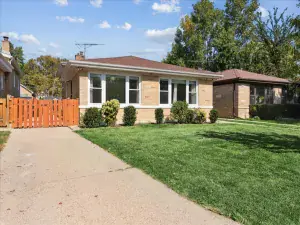 2402 Clinton Avenue Berwyn IL 60402 MLS #MRD12470170 52 broker reciprocity