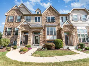 0S732 Myrtle Street Winfield IL 60190 MLS #MRD12436635 48 broker reciprocity