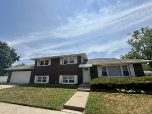 10458 S Calumet Avenue Chicago IL 60628 MLS #MRD12490334 50 broker reciprocity