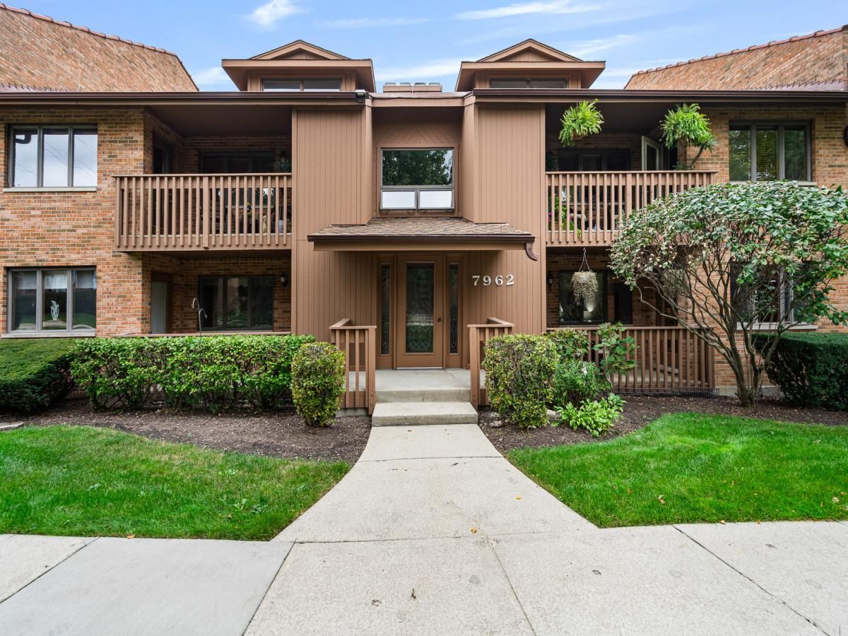 7962 Garfield Avenue #110 Burr Ridge IL 60527 MLS #MRD12488652 45 MLS #MRD12488652 image #0